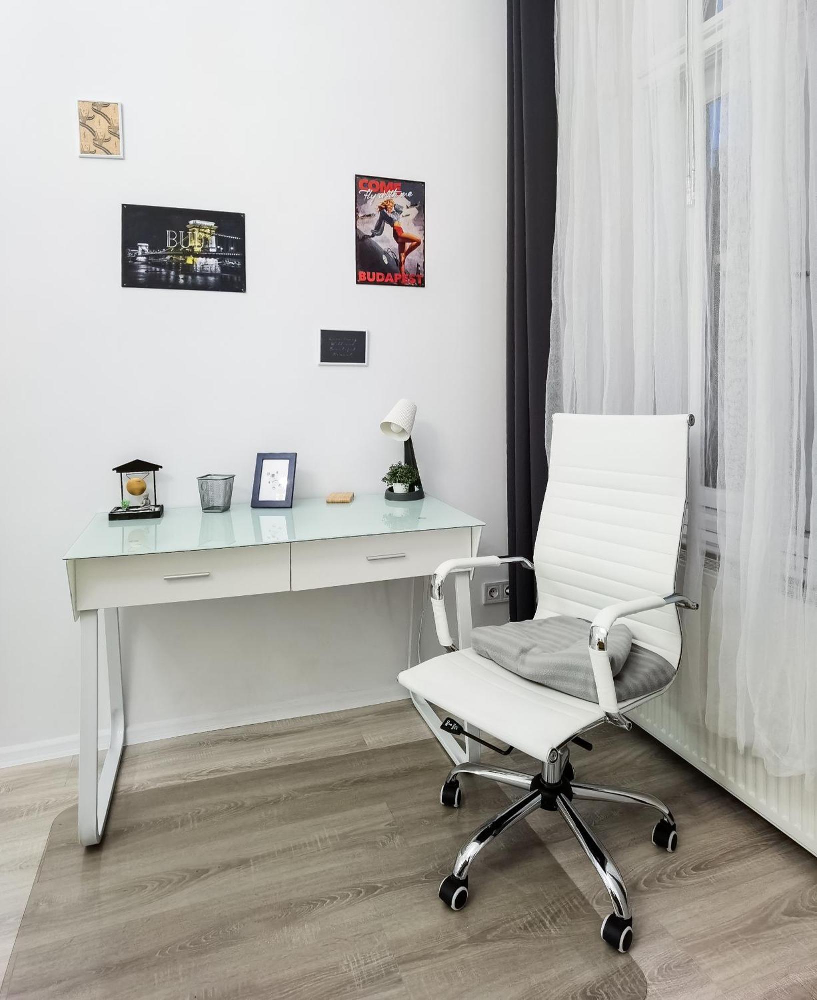 Urban Oasis: Spacious Modern Retreat With Netflix And New York Cafe Proximity *