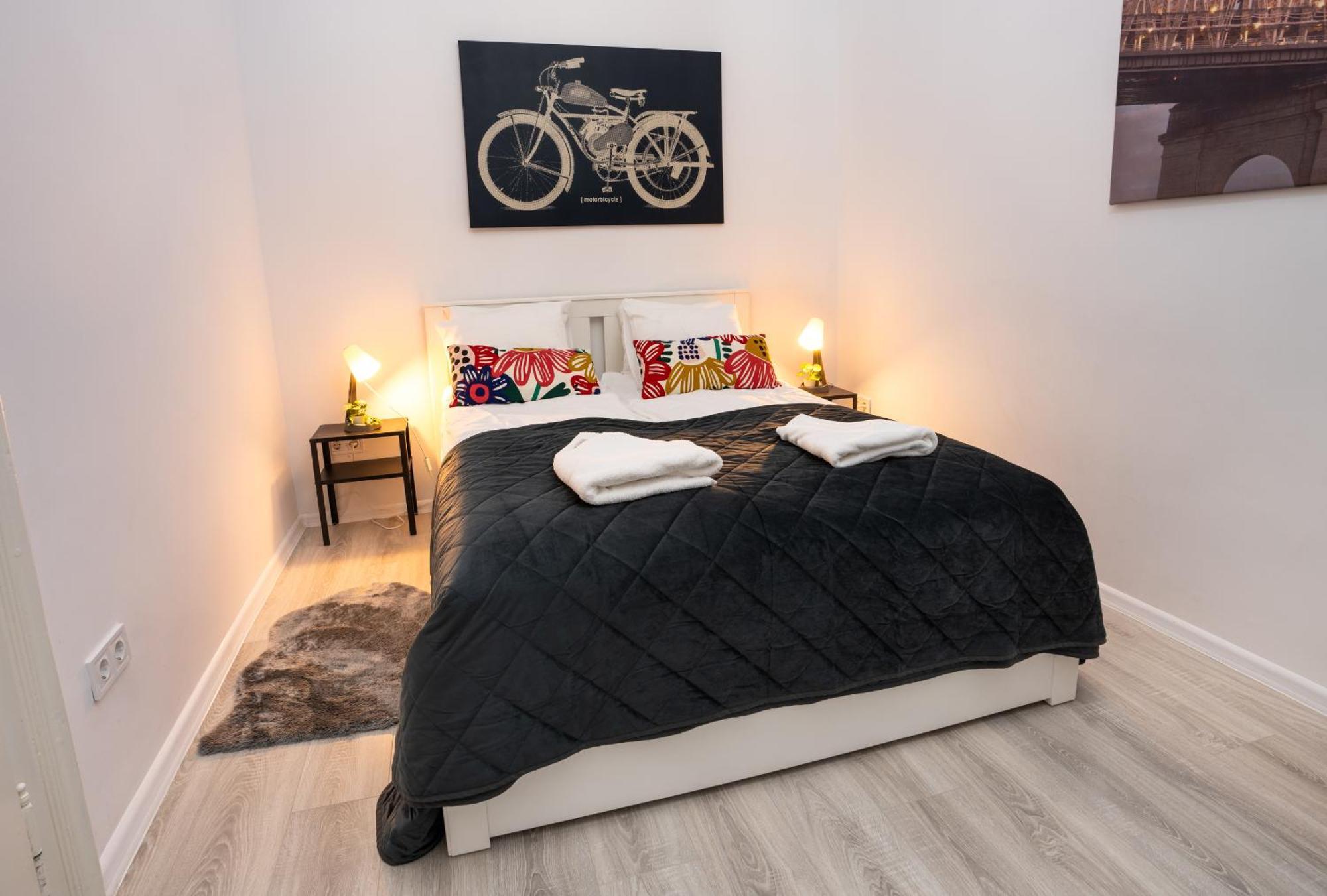Urban Oasis: Spacious Modern Retreat With Netflix And New York Cafe Proximity Apartment Budapest