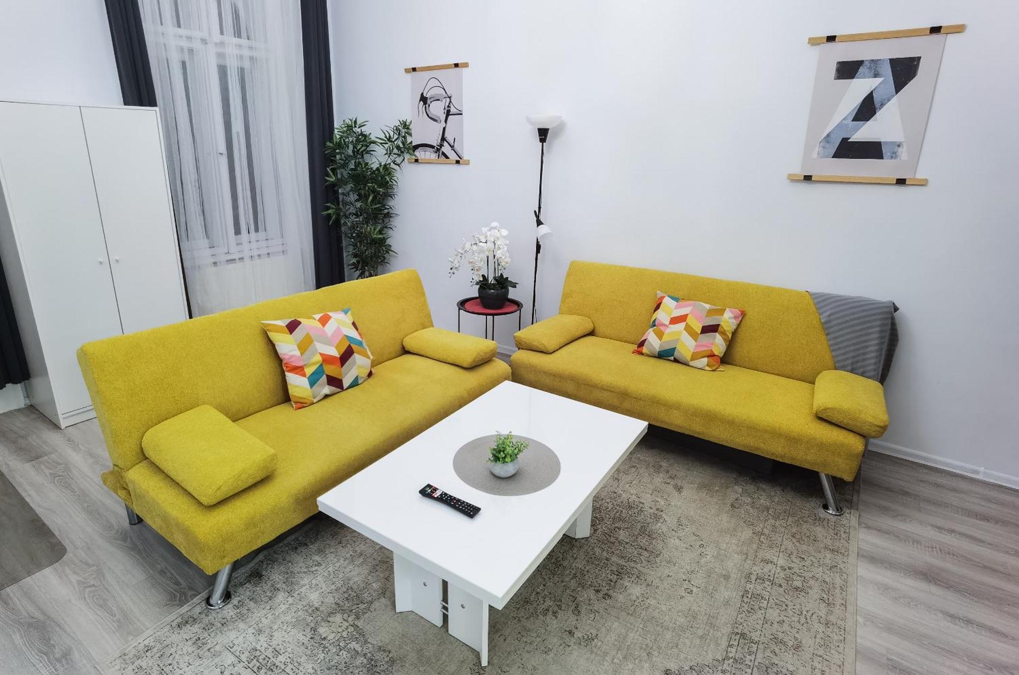 Perfect Location,newly Decorated Modern, Large Place 60 M2, Really Quiet So Have A Good Night Sleep, Ac, Netflix, Smart Tv, High-speed Internet, World Famous New York Cafe Only 10 Minutes Walk Apartamento *